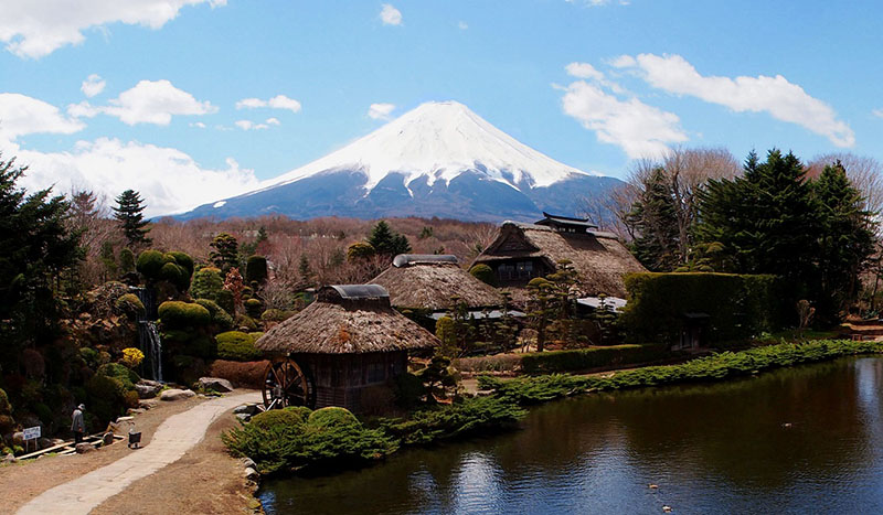 Ngôi làng cổ Oshino Hakkai